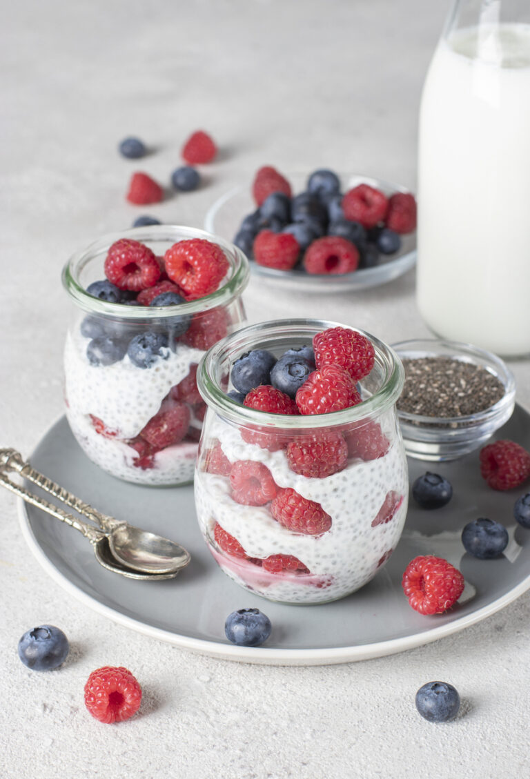 Mixed Berry Overnight Oats – Healthy Habits Blog